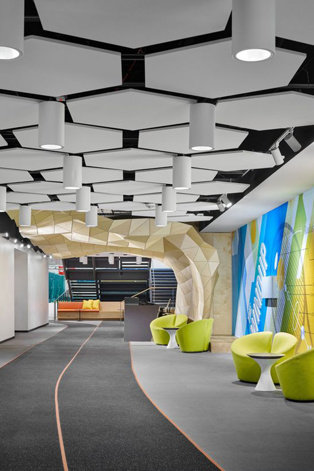 False ceiling used to improve the acoustics and appearance of an office